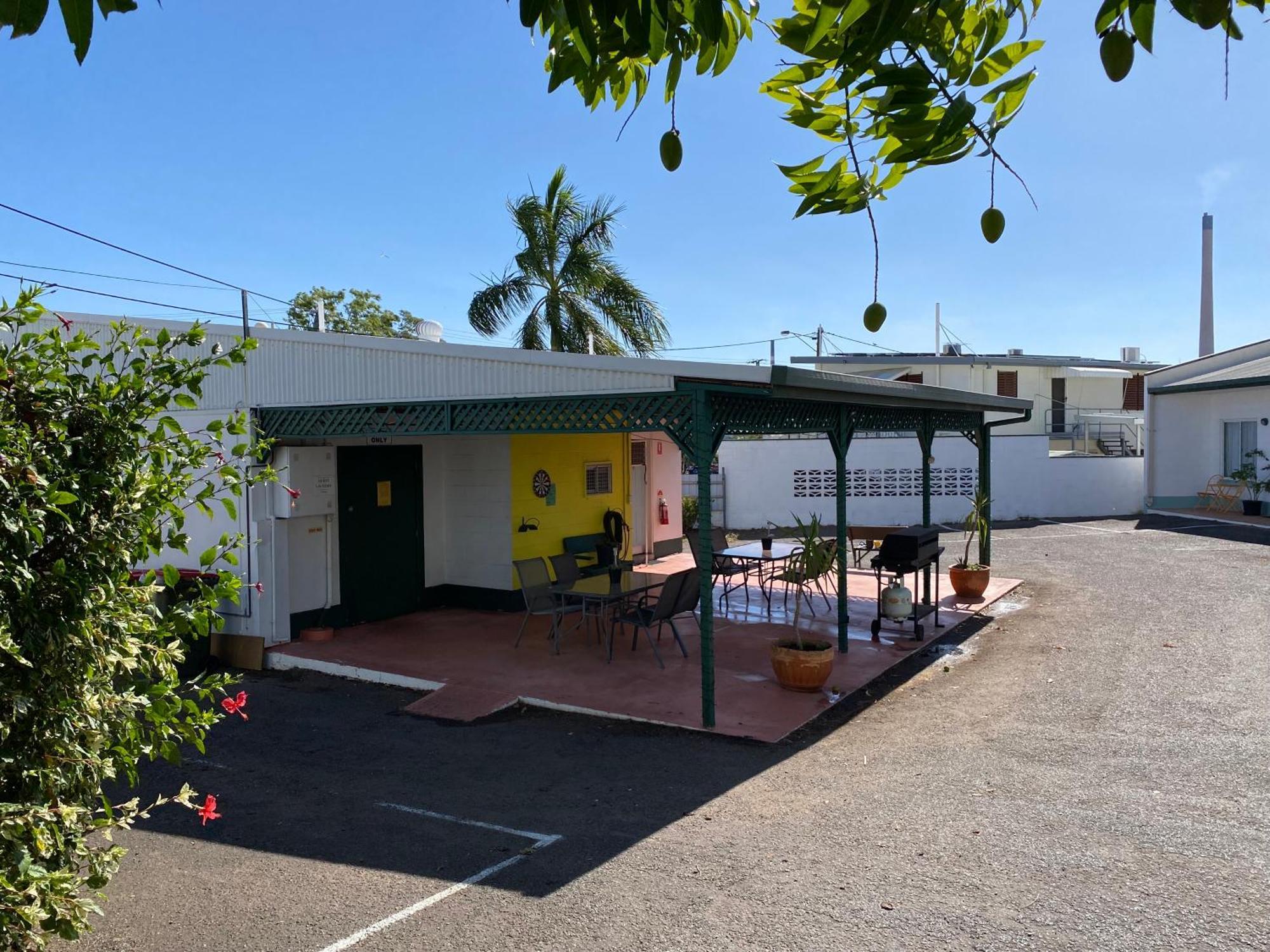 Central Point Motel Mount Isa Bagian luar foto