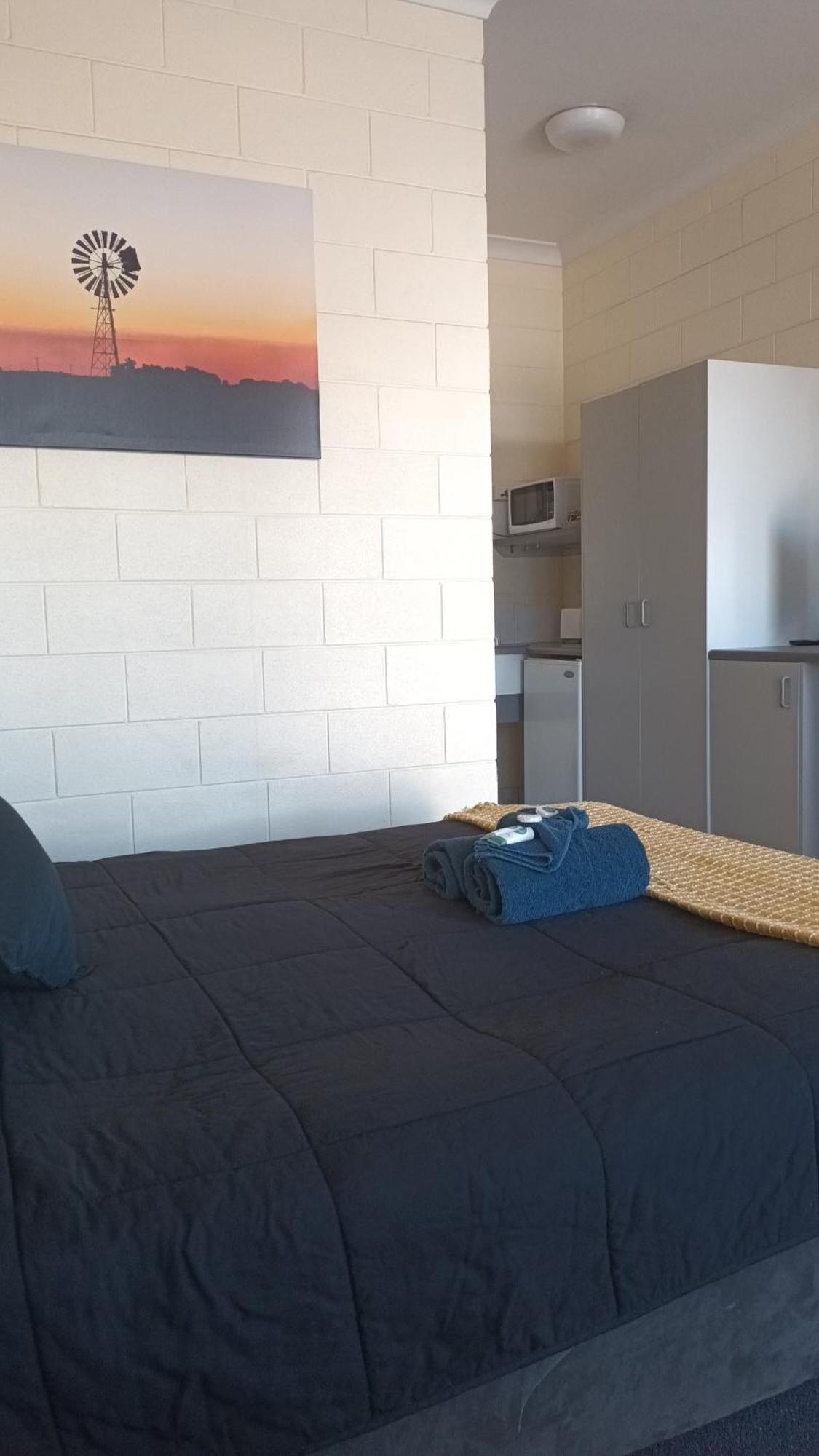 Central Point Motel Mount Isa Bagian luar foto