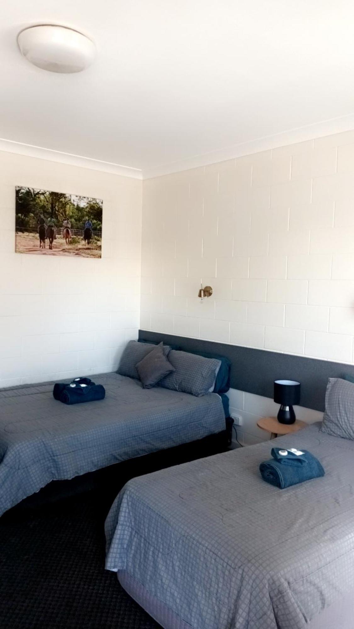 Central Point Motel Mount Isa Bagian luar foto