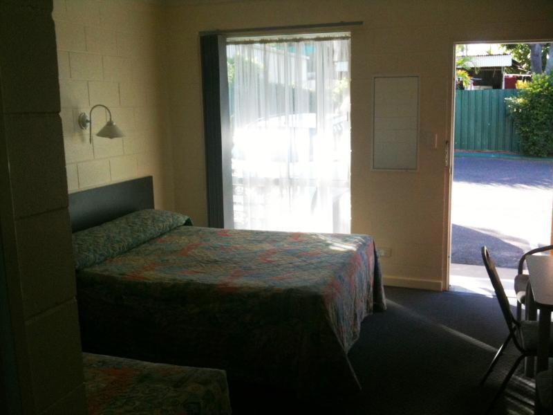 Central Point Motel Mount Isa Bagian luar foto